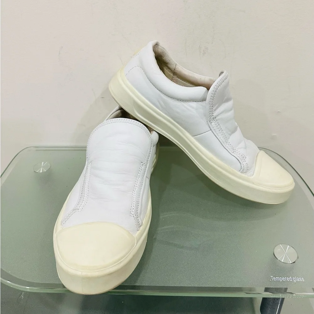 Ecco Women’s White Slip One Sneakers‎ Size 39/ US 8,5 Soft